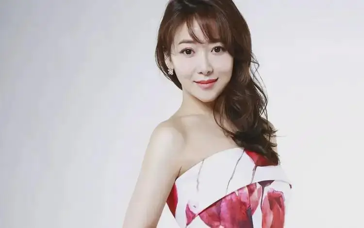 明星口臭 刘亦菲口臭 唐嫣口臭_中国女明星哪些有口臭